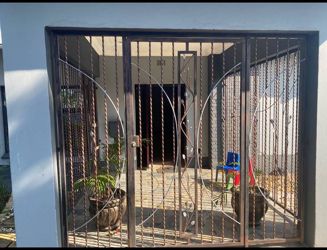 3 BEDROOM FREEHOLD FOR SALE IN RYNFIELD